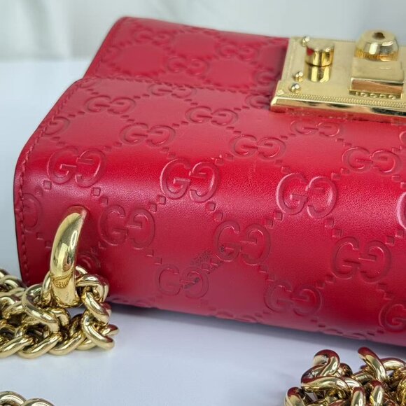 Gucci GG Logo Printed Red Leather Small Padlock Shoulder Bag with Gold Hardware - Picture 9 of 10